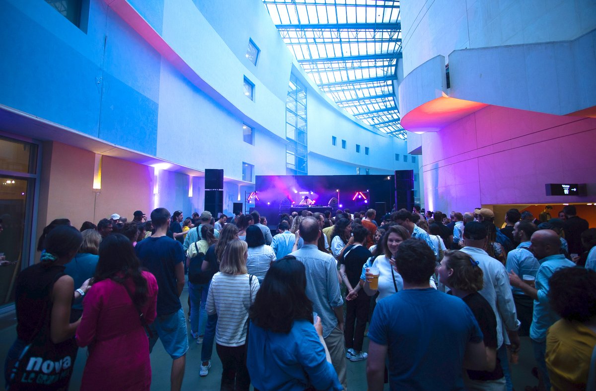 DAYSOFF 🍊
Retour en images sur la soirée d'ouverture du festival hier soir !

Avec le label Erased Tapes et ses artistes Rival Consoles, Kiasmos, et Crayon ! Impossible de tenir en place. 🕺

📸 Abdourahmane Sebiane