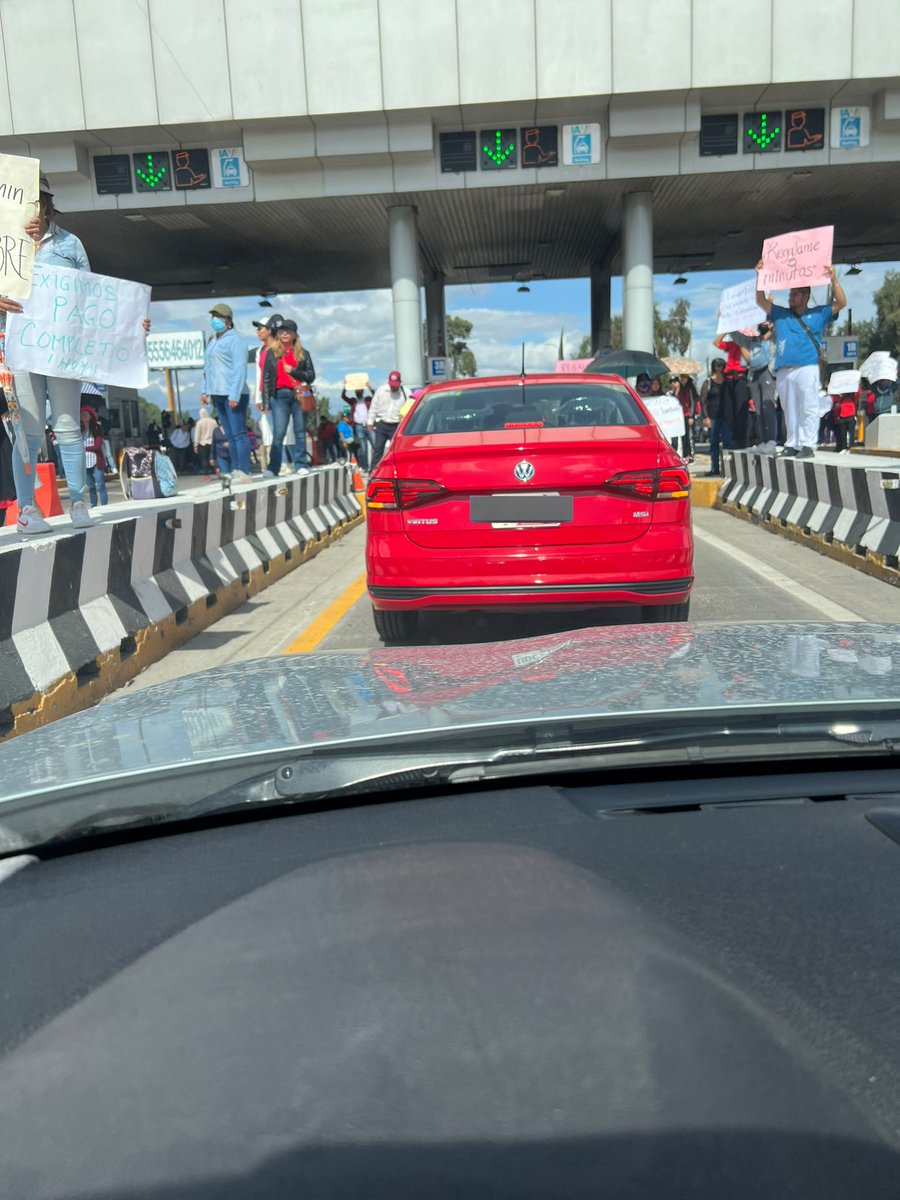 Caseta de Chalco tomada por docentes #autopistamexicopuebla