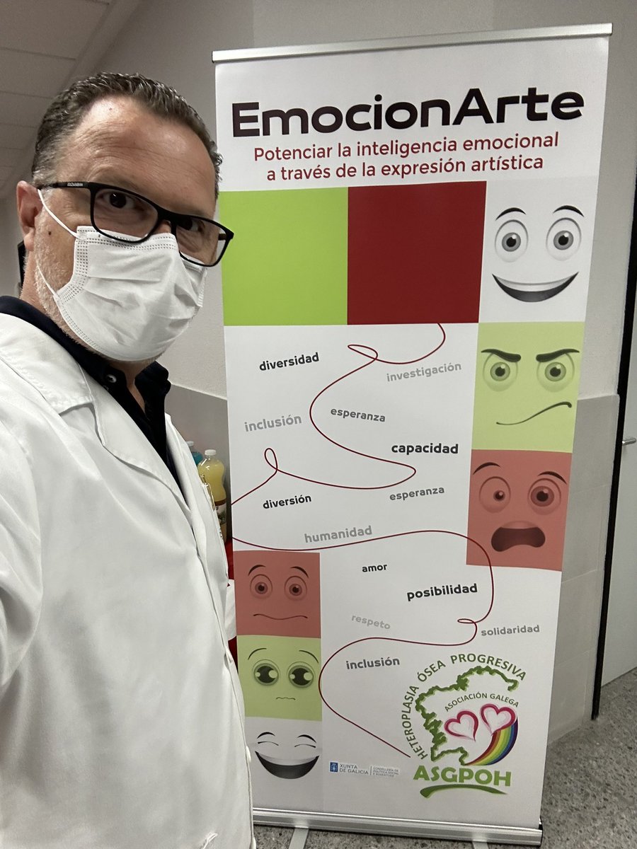 fedemartinon's tweet photo. Hoy sesión de CINE para los niños del Hospital Clínico Universitario de Santiago, Gracias a @_ASPOH_ y la iniciativa EMOCIONARTE con la ayuda de la Conselleria de Política Social e Xuventude y la Obra Social Pediatría @ObraPediatria @AulaChus @ChusPediatria @FabiolaBarbanza https://t.co/OhXwKKQljN