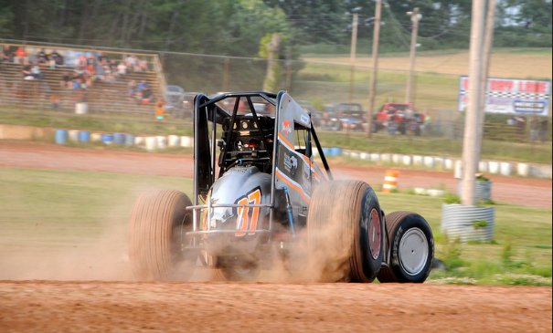 DuesRacing's tweet photo. Weekend plans:

A big weekend of @BOSSsprints racing on tap for the 87 team!  Tonight we head to @Lernerville with @PAMotorSpeedway to follow tomorrow.  On Monday we return home to race for $4000 at @OfficialWRP!

📸 Rick Rarer https://t.co/tZB6yGDeDi