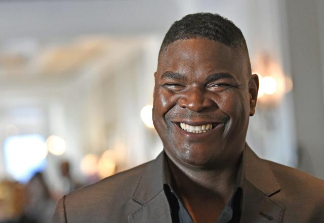 NFL_DovKleiman's tweet photo. 𝗕𝗿𝗲𝗮𝗸𝗶𝗻𝗴: ESPN is firing Max Kellerman and Keyshawn Johnson, per @AndrewMarchand 

More on the firings here:
https://t.co/rk5lKslW4E https://t.co/G1CeujK40N
