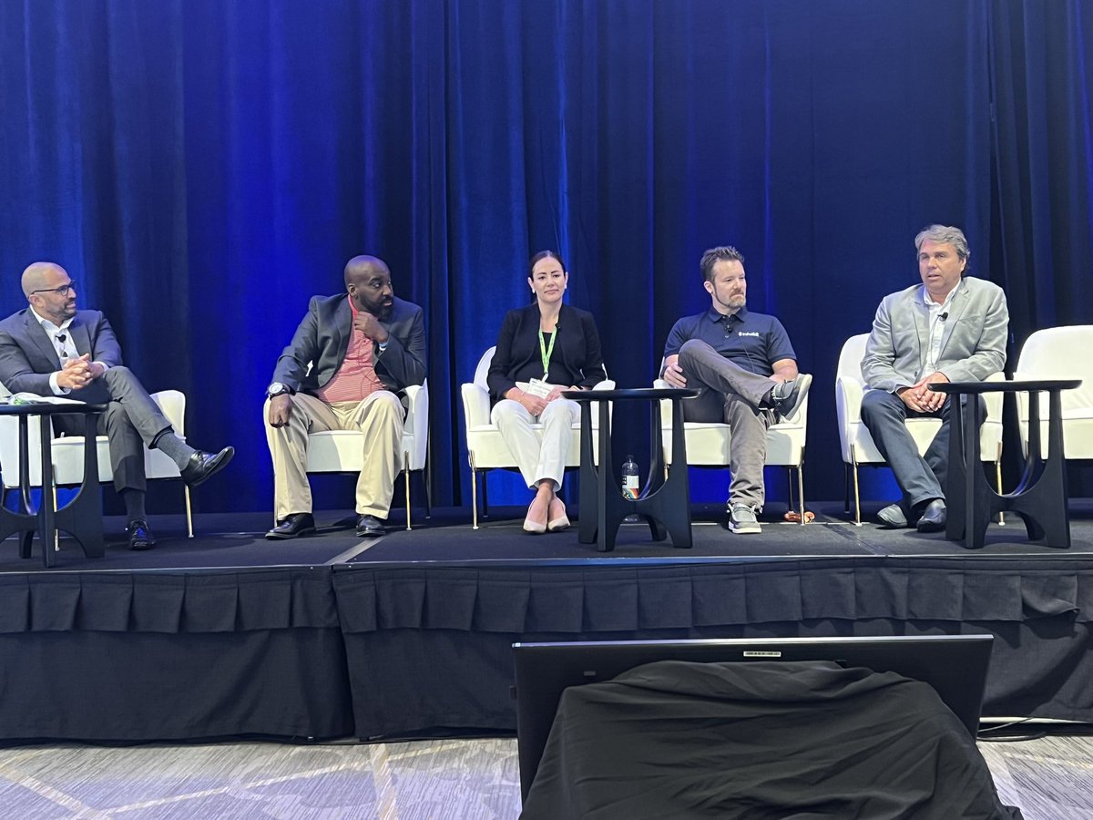 vacasarentals's tweet photo. “As a whole, the STR community has created a really powerful offering with unique experiences in the homes and surrounding areas.”

Vacasa CCO T.J. Clark (@TeejClark) discusses the future of the vacation rental industry at the @IMNEvents STR Forum. https://t.co/fnYTh6uKUn
