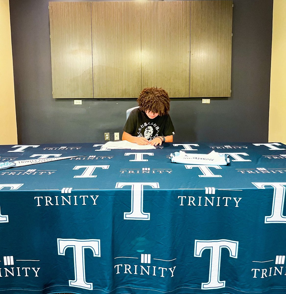 Trinity Cross&Track tweet media