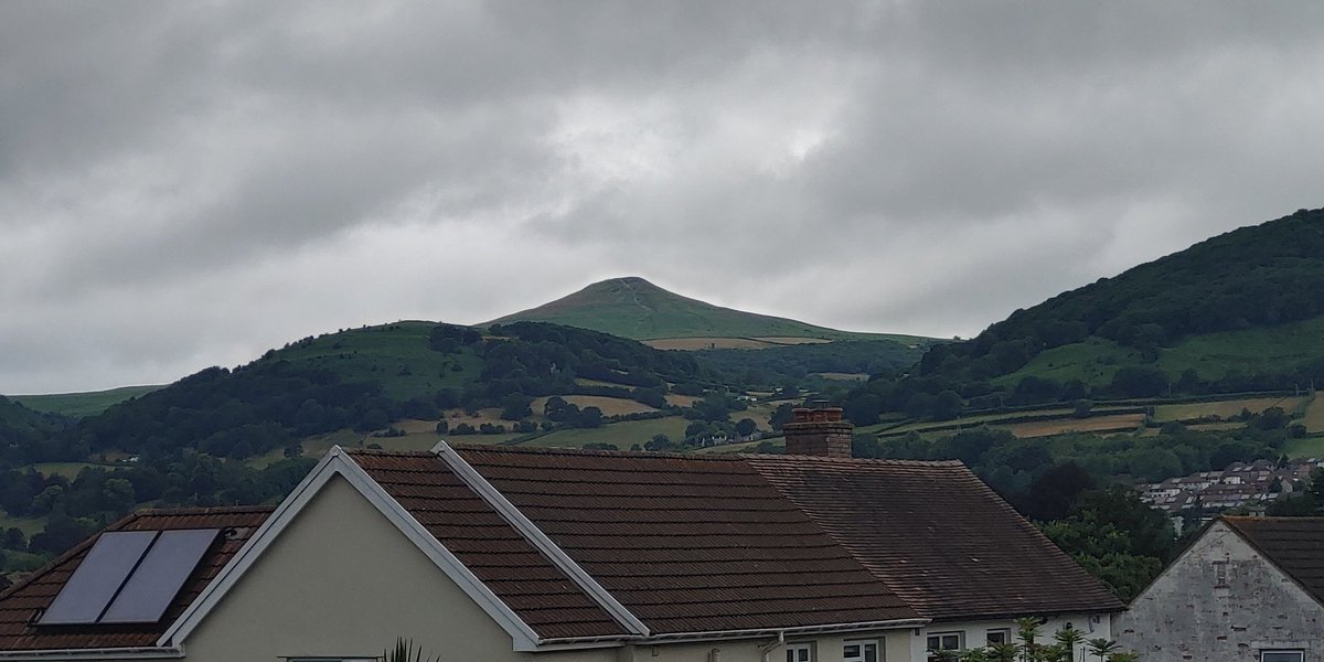 Neale_Denton's tweet photo. @Cardiff_Dave @LowriSho @sherunscardiff Just before the ascent of Sugar Loaf. Might see you there https://t.co/mOZ4T9HCoT
