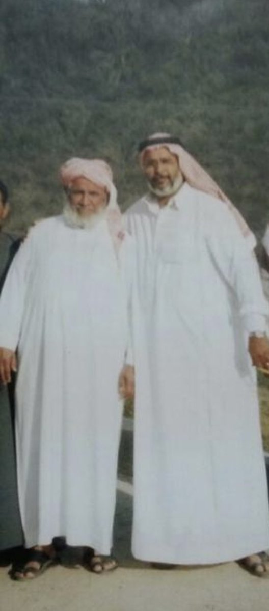 TURKI_BJAD's tweet photo. افتقدت قبيلة بني قطبة يوم امس الخميس الموافق 1444/12/12هج ركن من أركانها وعلم من أعلامها.الوالد عايض بن علي آل سعيد تغمده الله بواسع رحمته وعظيم غفرانه.فأحسن الله عزاءنا في الحكمة والكرم وأحسن الله عزاءنا في رجل الشور والدور والمواقف الثابته نسأل الله أن يجمعنا به في جنات النعيم. https://t.co/yIENfn1iat
