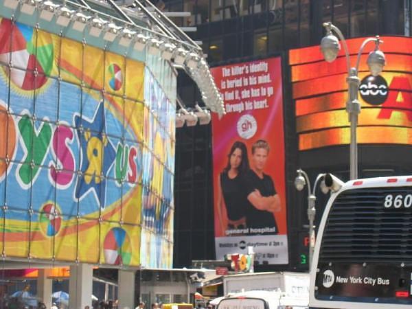JasamUnited's tweet photo. Who remembers? Yes this is real, back when soaps had money and pre the age of those image manipulators. lol #Jasam #TimesSquare https://t.co/Sw3ECMwYxw