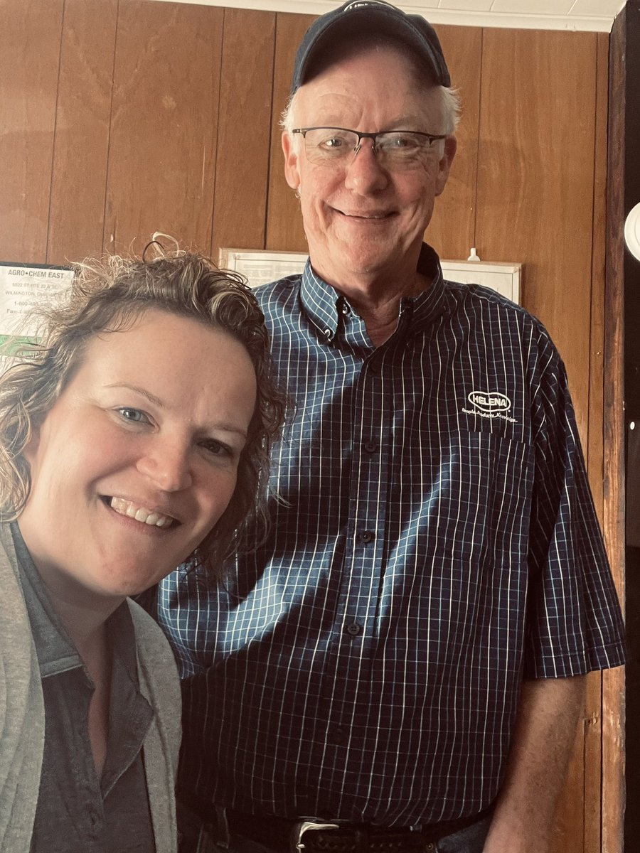 kt_ellen18's tweet photo. Enjoyed discussing on how we can better serve farmers with @HelenaAgri! Also enjoyed keeping connected with with the one the best! #BillKlein @NKSeeds #NKFarmRally https://t.co/2eqiREN2Yu