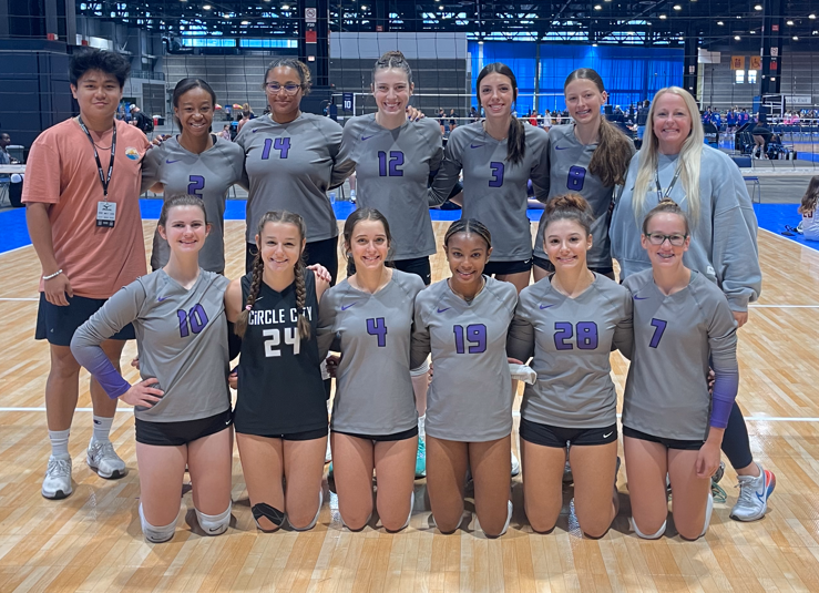 circlecityvbc's tweet photo. 14 White advances to GOLD on day 4 at USAV Nationals in Chicago! Way to go ladies! Now go get that hardware! @CCVBCrecruit 🤩 https://t.co/5zxIAUFzWA
