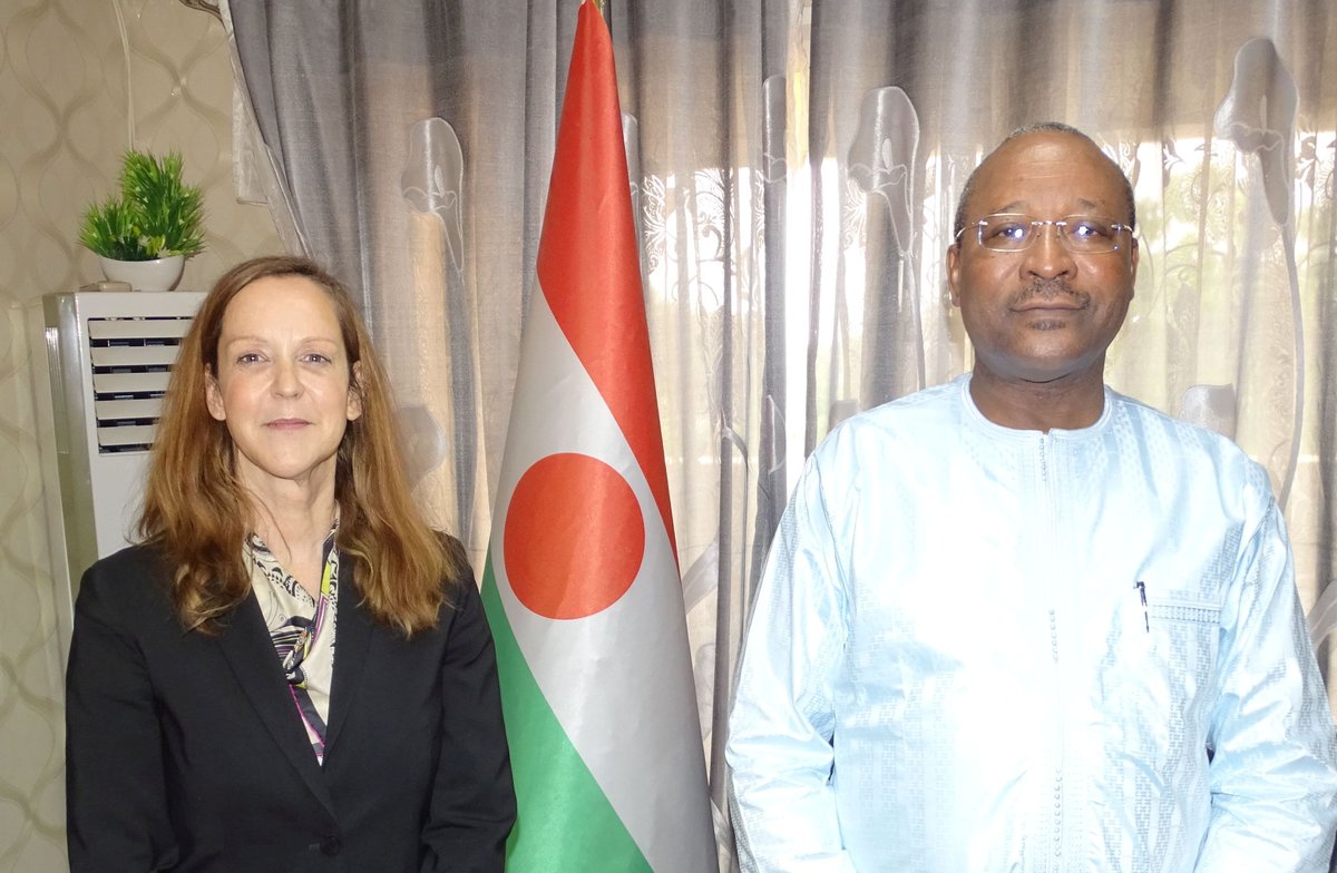 🇳🇪 🇪🇺 La Cheffe de Mission d'EUCAP Sahel Niger chez le Ministre d’Etat, Ministre des Affaires Etrangères - Haute reconnaissance pour le travail de la Mission européenne au Niger

Lire plus : is.gd/U80Hdc

#Niger #Gouvernement #MAEC @EucapSahelNiger <a href="/dueniger/">UE au Niger</a>