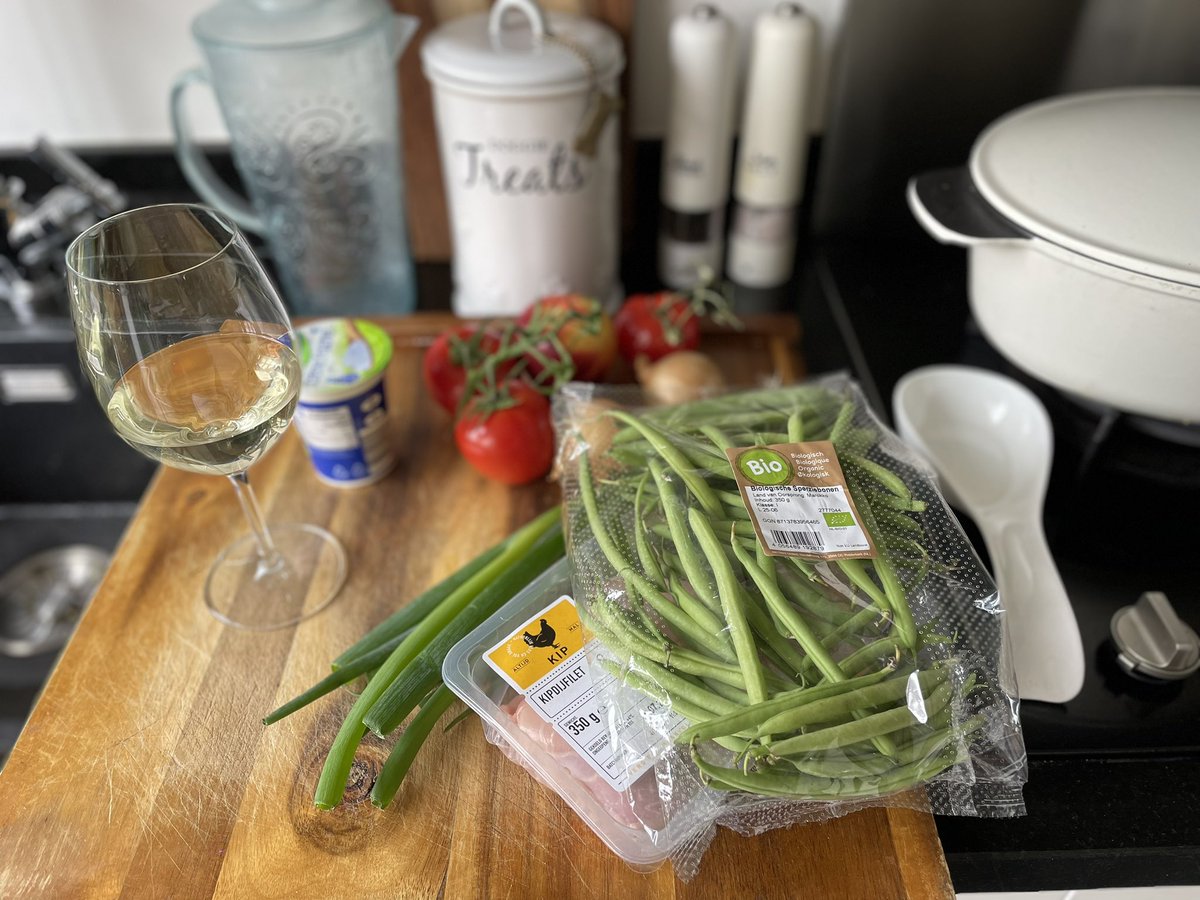 Helona69's tweet photo. We gaan weer wat lekkers maken
#kokerellen https://t.co/kgl81M2gDA