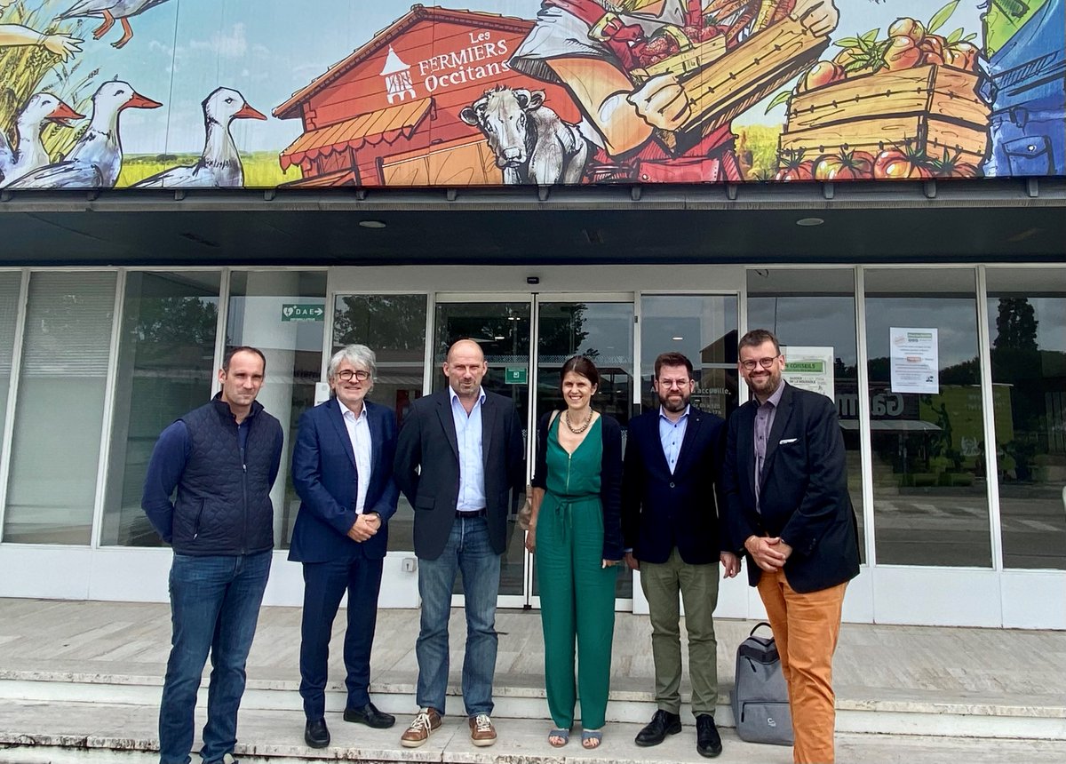 ARTERRIS (@arterris11) on Twitter photo Visite <a href="/FlorencePradier/">Florence Pradier</a> DG, <a href="/MPasquioPro/">Matthieu PASQUIO Pro</a> DG adj <a href="/lacoopagricole/">La Coopération Agricole</a> à #Castelnaudary. Souverain. alimentaire, filiÚres, métiers et stratégie <a href="/ARTERRIS11/">ARTERRIS</a> par #JFNaudi pdt, <a href="/MickaMarce/">Mickael Marcerou</a> pdt délégué, <a href="/ReclusChristia1/">Christian Reclus</a> DG et <a href="/jacques_groison/">jacques_groison</a> DGA <a href="/ARTERRIS11/">ARTERRIS</a>.
<a href="/Occitanie/">Région Occitanie</a> <a href="/Agri_Gouv/">MinistÚre Agriculture et Souveraineté alimentaire</a> <a href="/agrodisT/">Agrodistribution</a> Visite <a href="/FlorencePradier/">Florence Pradier</a> DG, <a href="/MPasquioPro/">Matthieu PASQUIO Pro</a> DG adj <a href="/lacoopagricole/">La Coopération Agricole</a> à #Castelnaudary. Souverain. alimentaire, filiÚres, métiers et stratégie <a href="/ARTERRIS11/">ARTERRIS</a> par #JFNaudi pdt, <a href="/MickaMarce/">Mickael Marcerou</a> pdt délégué, <a href="/ReclusChristia1/">Christian Reclus</a> DG et <a href="/jacques_groison/">jacques_groison</a> DGA <a href="/ARTERRIS11/">ARTERRIS</a>.
<a href="/Occitanie/">Région Occitanie</a> <a href="/Agri_Gouv/">MinistÚre Agriculture et Souveraineté alimentaire</a> <a href="/agrodisT/">Agrodistribution</a>