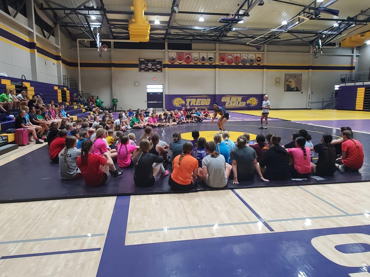 jvSAMSON7's tweet photo. How do you grow women’s wrestling?  You make some phone calls, send some emails, and make connections.  Bring in one of the BEST in the world to Western Kansas and they will come. #growwomenswrestling @Jacarra016 @kwcaonline @sportsinkansas @nwcawrestling  @tregoeagles https://t.co/dxv4XJwvsm