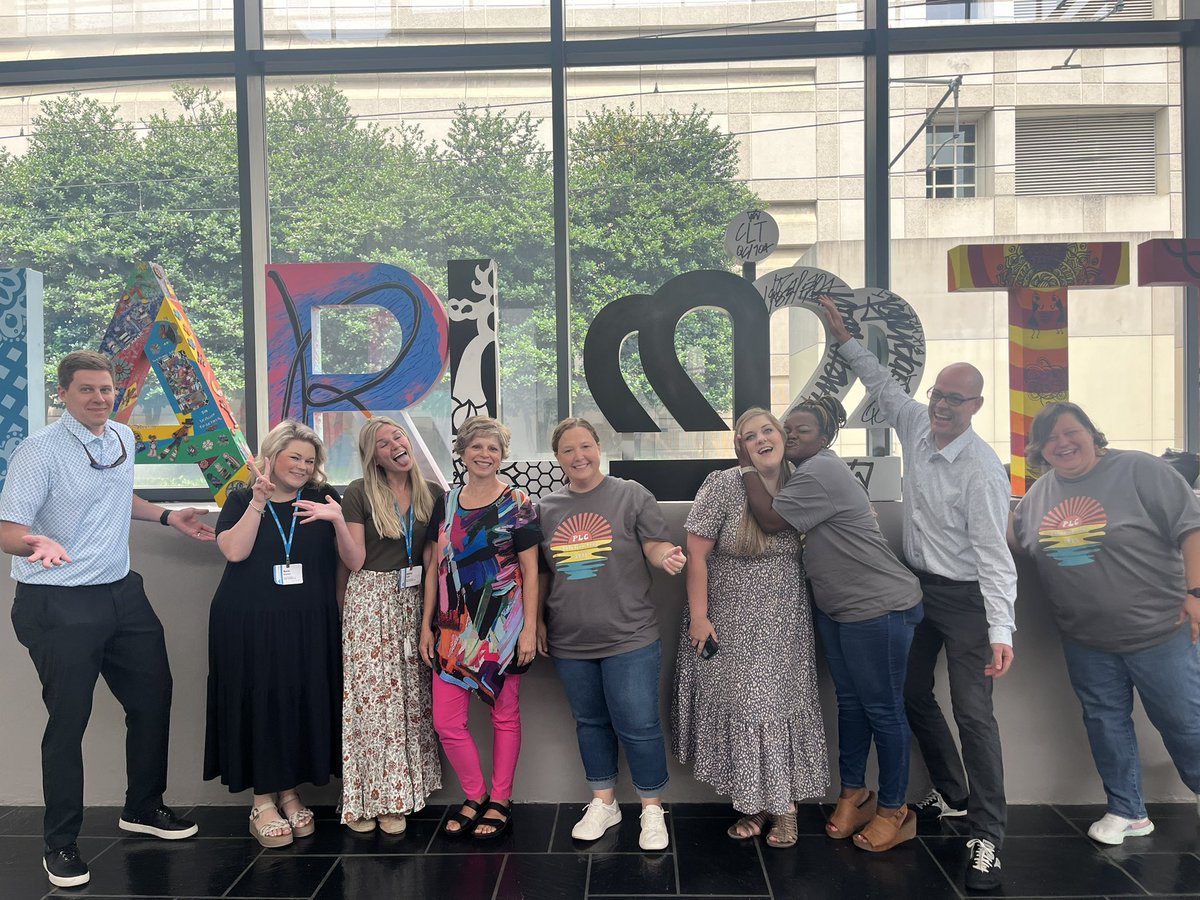 Bates_AP's tweet image. Wow!! The learning and collaboration time we had have been amazing these last 3 days!!! Definitely money well spent @LexingtonTwo!!! @woodyowlsLex2