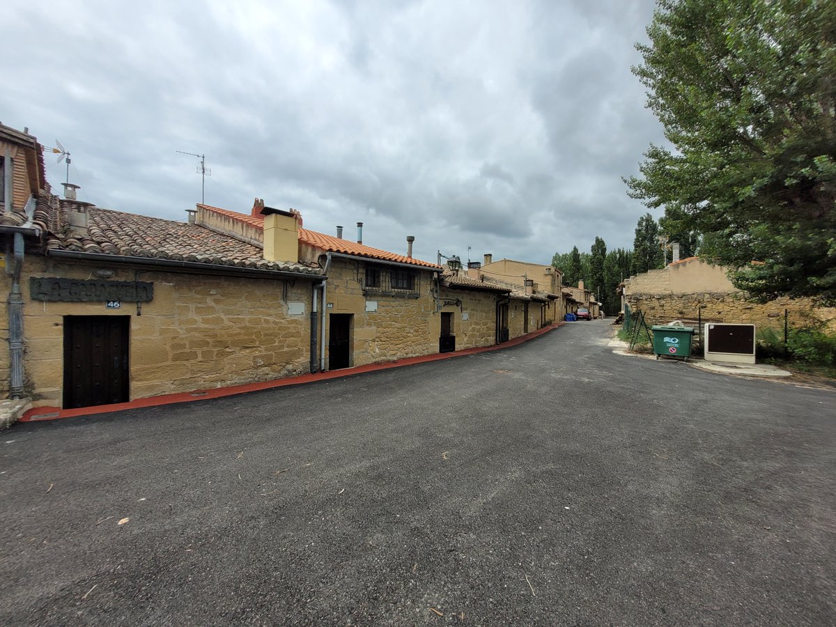 garcearquitecto's tweet photo. Barrio de las Bodegas del Priorato de Cihuri, La Rioja.
Reconocimiento del enclave y primer acercamiento. Gran descubrimiento con muchas similitudes con los barrios de bodegas de Tirgo y Sajazarra.
#BBR #Cihuri #Priorato #calados #bodega #BarriosdeBodegas #LaRioja https://t.co/JugJa8VEZ0