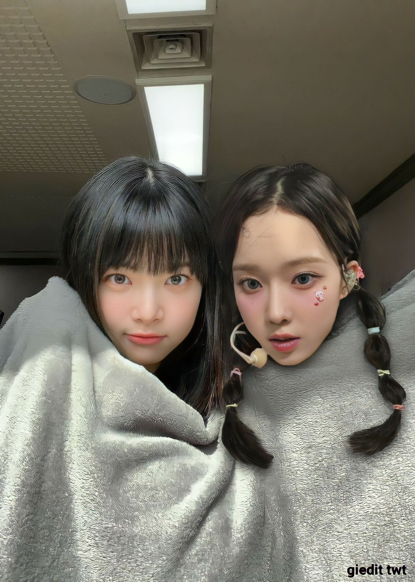 giedit's tweet photo. #manip #manips #EUNCHAE x #WINTER https://t.co/kj19bX8Ris
