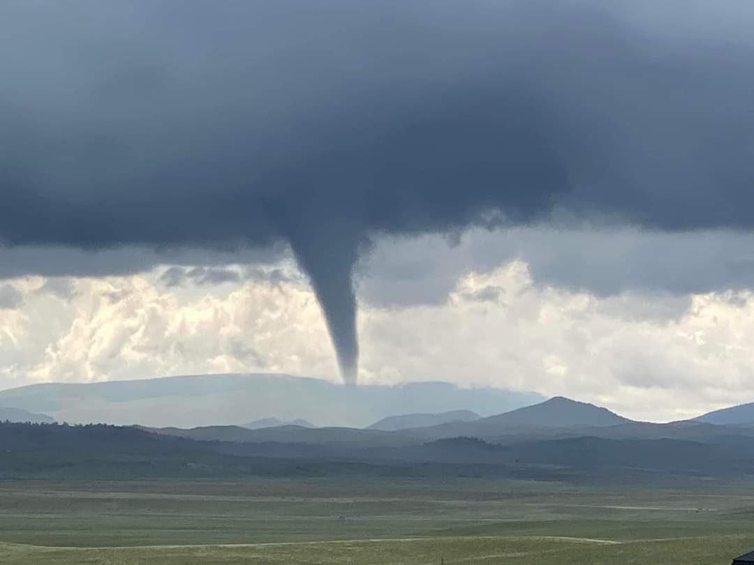 chris_tomer's tweet photo. Hartsel, Colorado at about 9000’ this morning; https://t.co/Gvtsw9Y3J7
