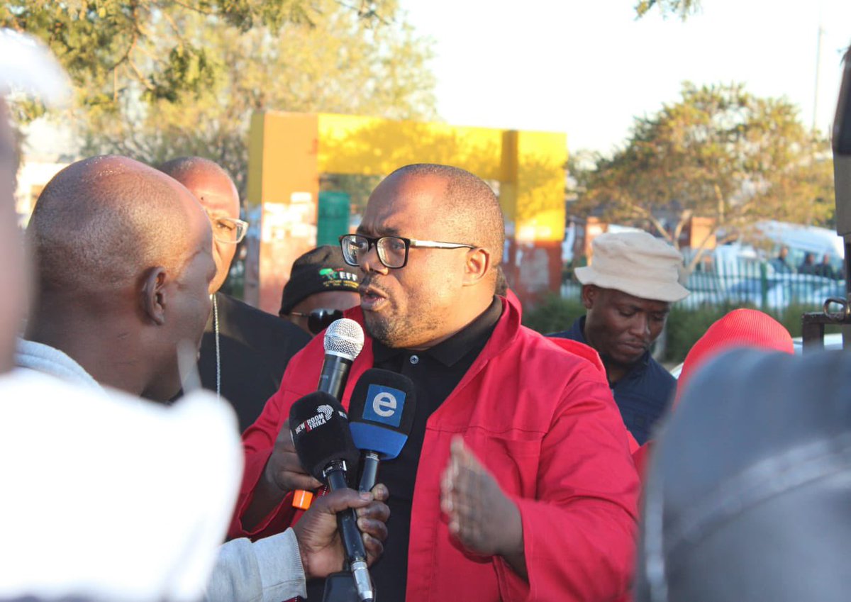 PublicSafetyMMC's tweet image. ♦️In Pictures♦️

The People’s MMC is on the ground at Diepsloot engaging the community members about their issues.