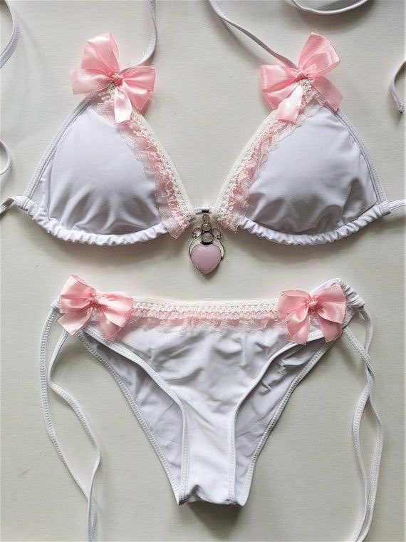 strawbunnybisou's tweet photo. this bikini is so cute omg https://t.co/z1kQVOq7FS
