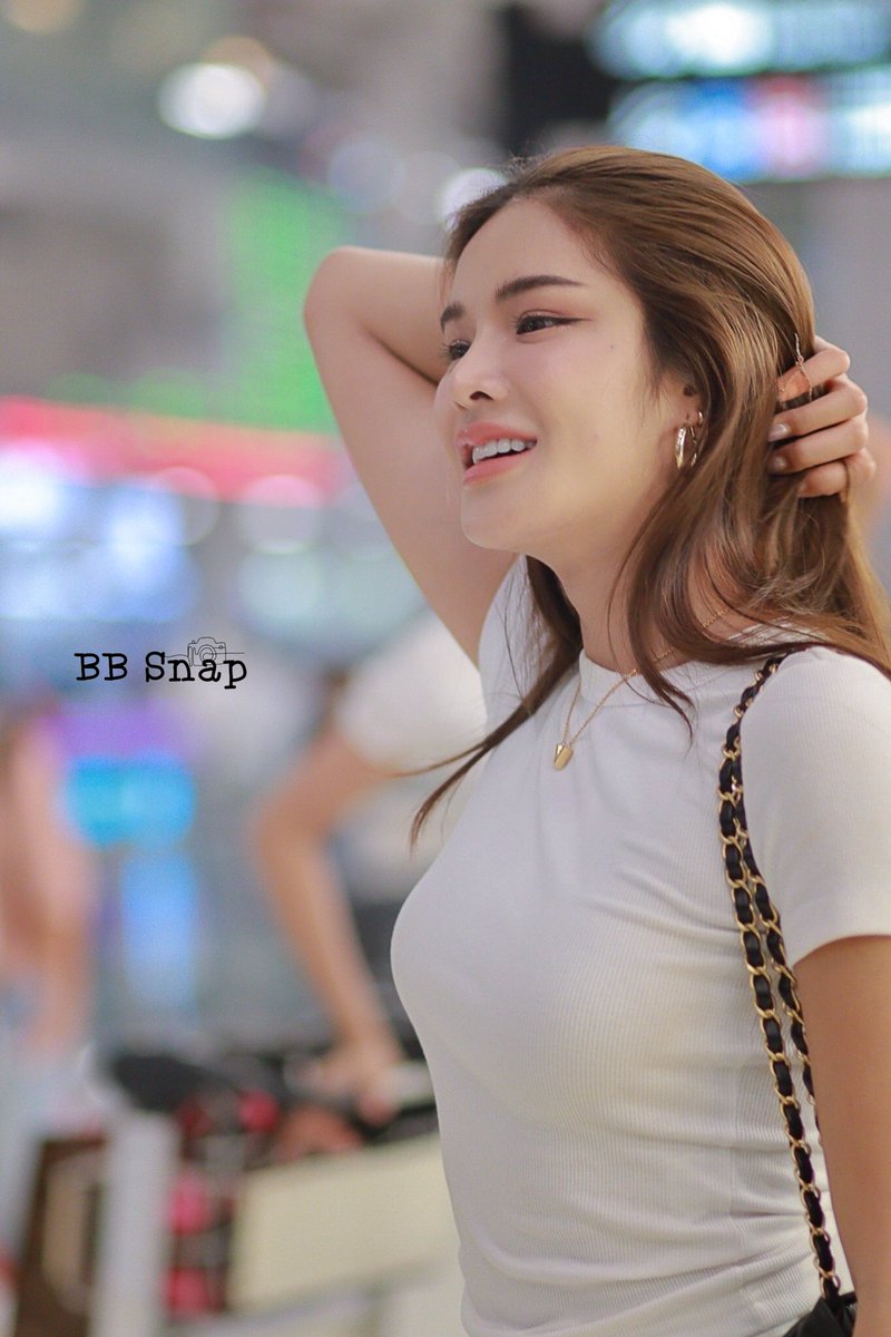 bb_phoenix9's tweet photo. ถ้าลงรูปไม่ต้องคิดแคปชั่น คงลงหมดทั้งอัลบั้มที่ถ่ายมา @aoomtwp
#aoomtwp
#อุ้มทวีพร
#snappbbb https://t.co/8A3xbOEVOL