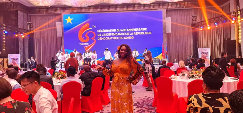 tisyamukuna's tweet photo. Si j'étais pas née dans cette clinique Ngaliema, je serais quand même née quelque part dans ce pays. Amour inconditionnel pour ma RDC ❤️💛💙#IndependanceTchaTcha
Pensée depuis la Chine en compagnie de @EricKopi @GiresseNumbi @LaetitiaMbayo6 https://t.co/kSdZ3khZYj