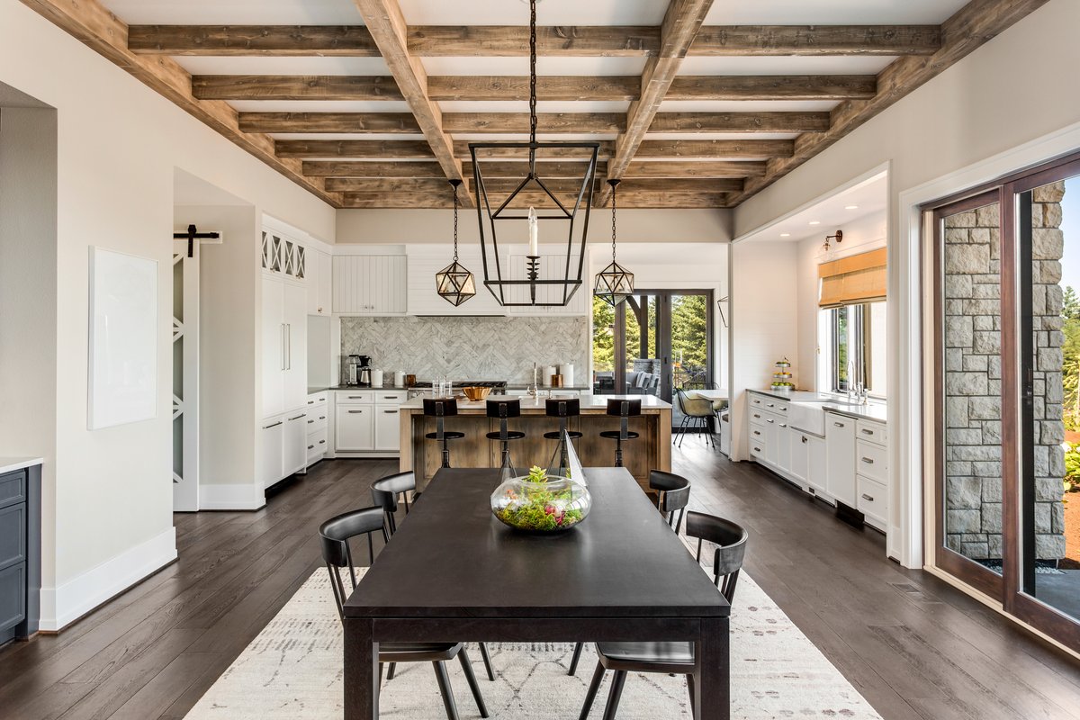 Do you like how this open concept dining room flows straight into the kitchen?

Shea Steel facebook.com/57801225559283…