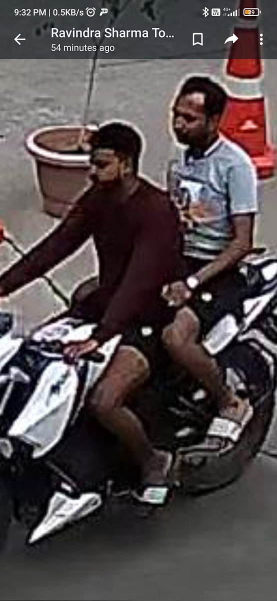 isanjaysaraswat's tweet photo. @dmgbnagar @Uppolice @noidatraffic @noidapolice 
Galaxy vega sector TechZone 4, GNW, a bike stolen in day time, caught in CCTV, pics attached, please check and catch them and recover the bike. https://t.co/YvOHHGdHni