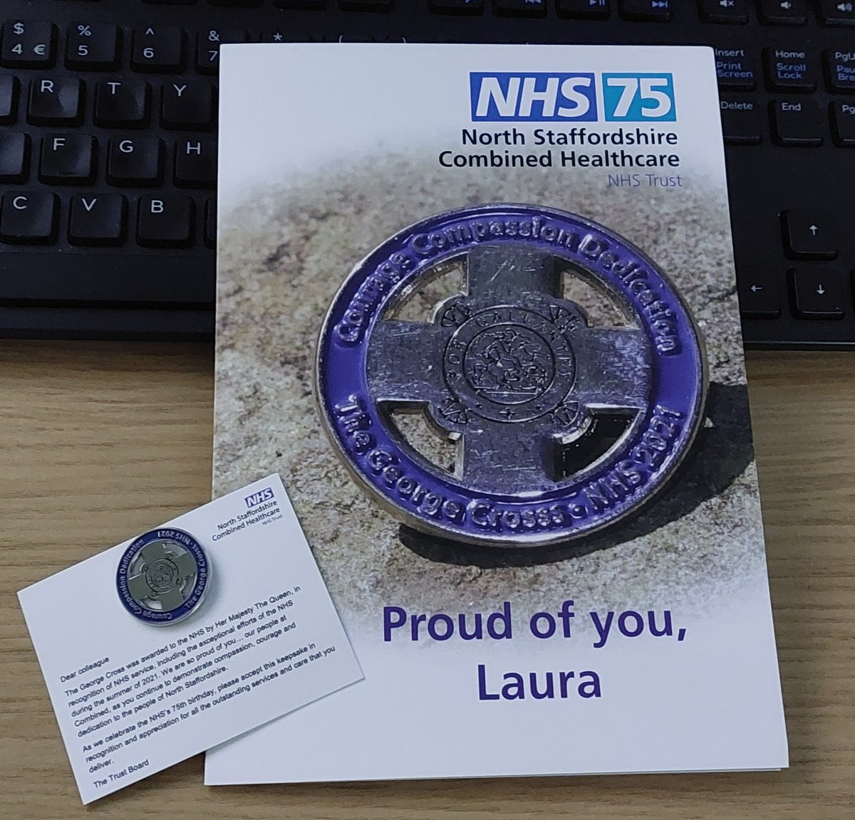 Laura Ross tweet media