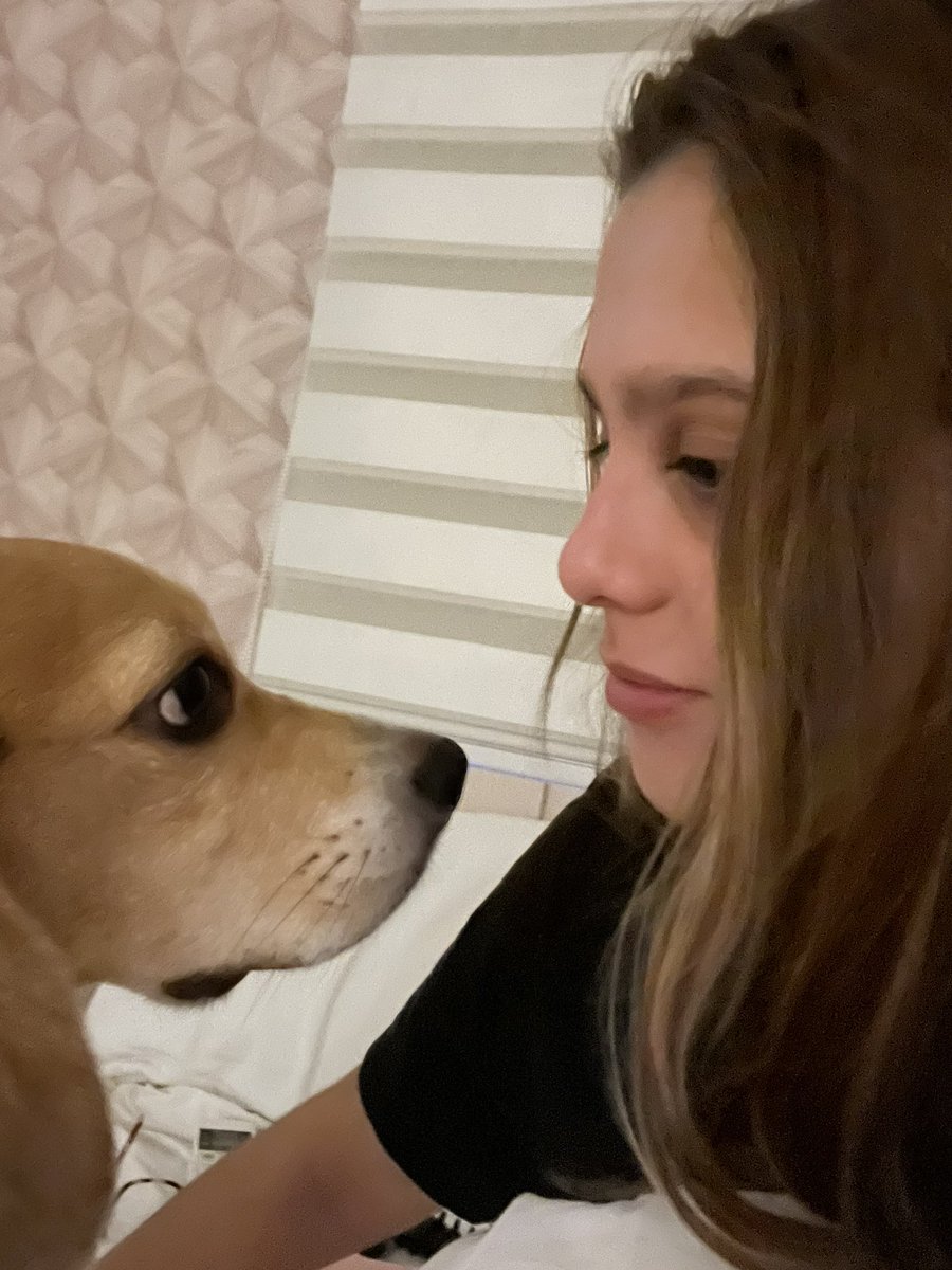 almacjusto's tweet photo. valorando cada segundo que me queda junto a ti. eres lo mejor que me ha pasado, me haz acompañado en mis peores momentos, cada lágrima, depresión, felicidad, momentos que jamás olvidaré y la única constante eres tú. solo espero que abu te cuiide allá arriba🤍 https://t.co/f3vitVHxap