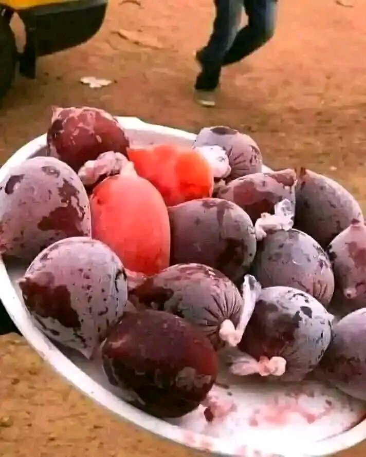 Mutterprince's tweet photo. Many Of Una Wey Dey Use iPhone Today Nor Lick This Juice https://t.co/4SXlrQSIZv