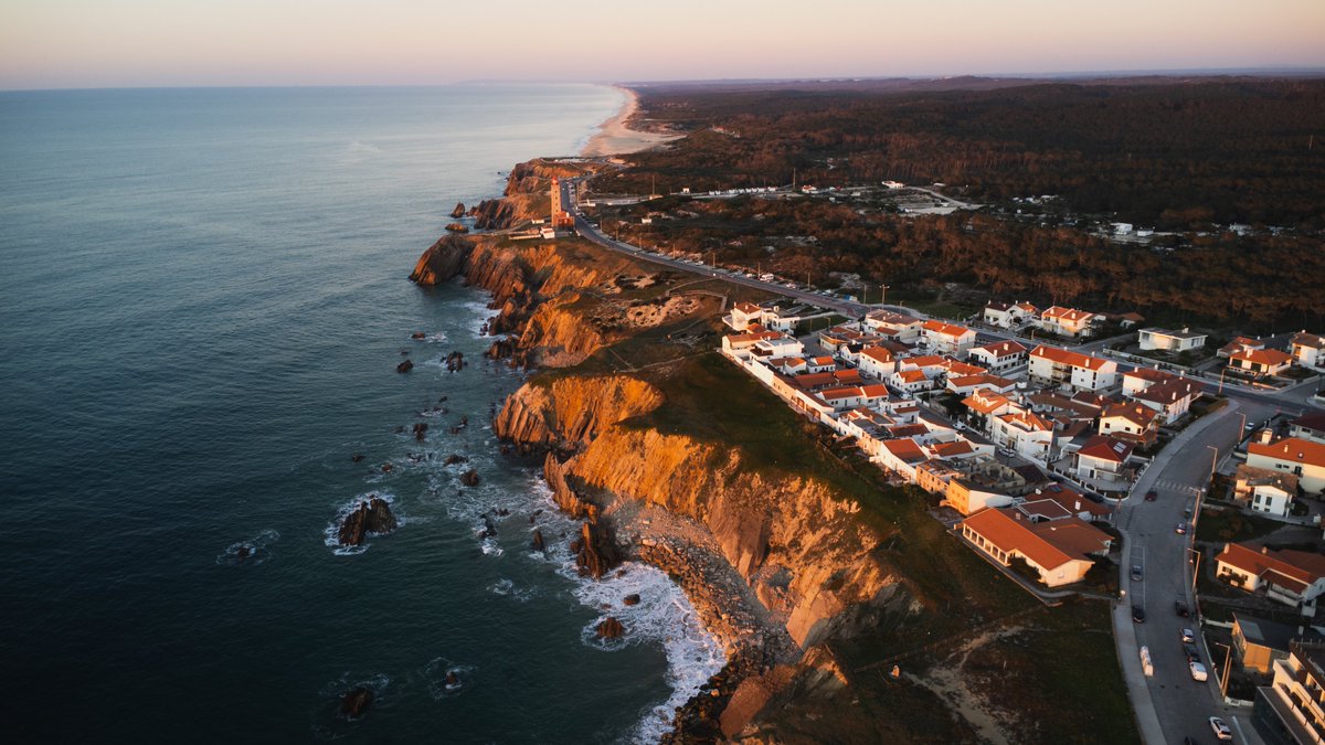 Costa de Leiria num ângulo um pouco diferente 🌊