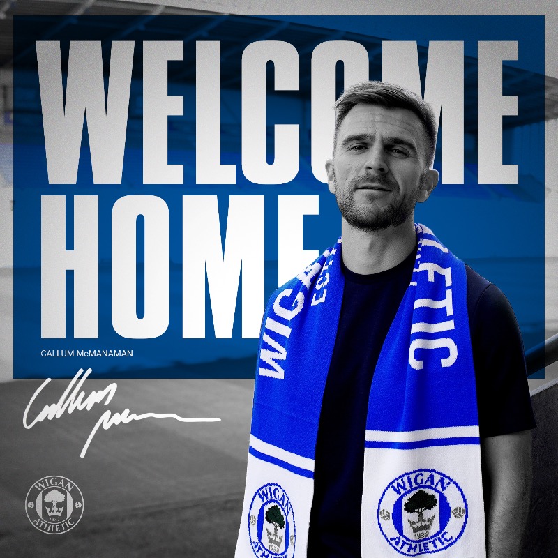 LaticsOfficial's tweet photo. 𝗛𝗲’𝘀 𝗛𝗼𝗺𝗲. 🏡

✍️ We are pleased to confirm that @cm_macca has returned to Wigan Athletic on a one-year deal! 

#wafc 🔵⚪️