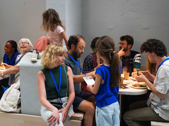 lynntytgat's tweet photo. 🥳 Dag 3 mag gevierd worden.

Alweer prachtige samenwerkingen @brussels2030 #SummerAssembly. Keynotes, debatten, expo’s &amp; geëngageerde jongeren. Voor en mét jong &amp; oud. Vanavond dansen we. #VOLTA X #BRIKABRAK in CityGate.

🙏🏽🙏🏽 aan de partners! A domani.

#vub #ULB #BSI #weKONEKT https://t.co/MaNPTUPP4O