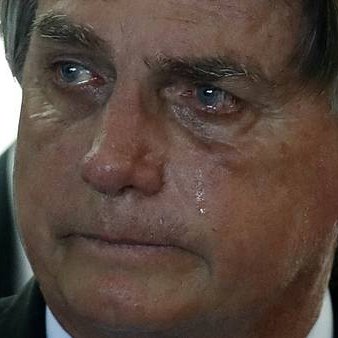 delucca's tweet photo. Bolsonaro Inelegível está triste, gente, vocês estão felizes com isso? https://t.co/XwqxqAkzzM