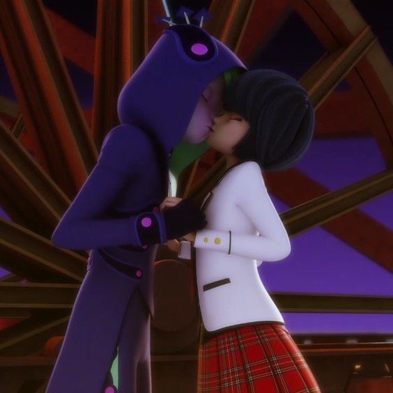 Miraculous Ladybug serie para niños decian.  Yo con 18 años viendo como Adrien y Marinette tardaron 5 temporadas en ponerse melosos y Kagami y Argos se hacian arrumacos a los minutos del capitulo wtf