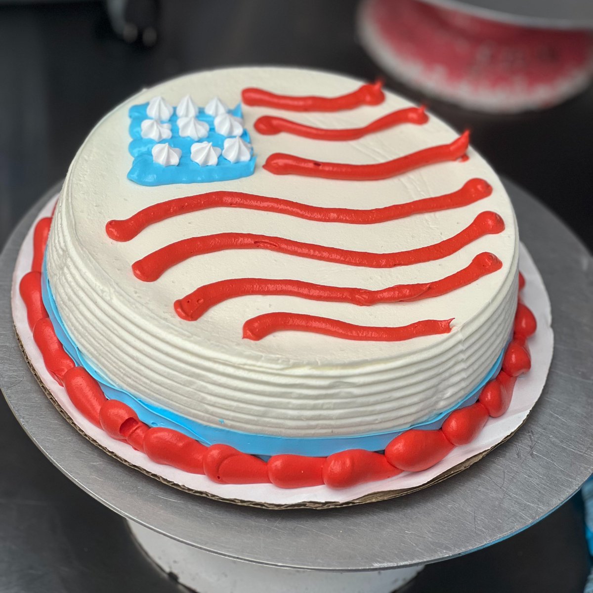 dq_emerson's tweet photo. Red, White and DQ! Our July 4th cakes and cupcakes are the perfect way to top off your Independence Day festivities. #bringthehappy #july4th #4thofjuly #dq #4thofjulycake #usa #independenceday #unitedstates #july4thbbq #redwhiteandblue #dqjuly4th #4thofjuly2023 #ordernow https://t.co/Gt5VWqTrXf