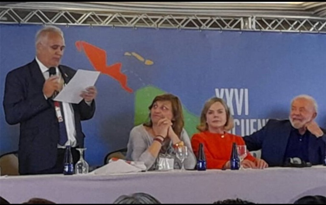 En el XXVI Encuentro del Foro de Sao Paulo, que sesiona en esta capital hasta el próximo domingo se realizó una contundente denuncia contra el bloqueo de Estados Unidos contra nuestro país. #EliminaElBloqueo #MejorSinBloqueo #LatirXUn26DeVictorias