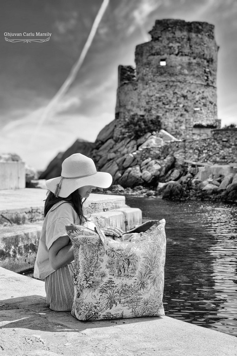 GMarsily's tweet photo. @casapalmea
Bag
Bianc'è neru
#corsica #modefemme #erbalunga #shootingphoto https://t.co/lNcBfXNEmt