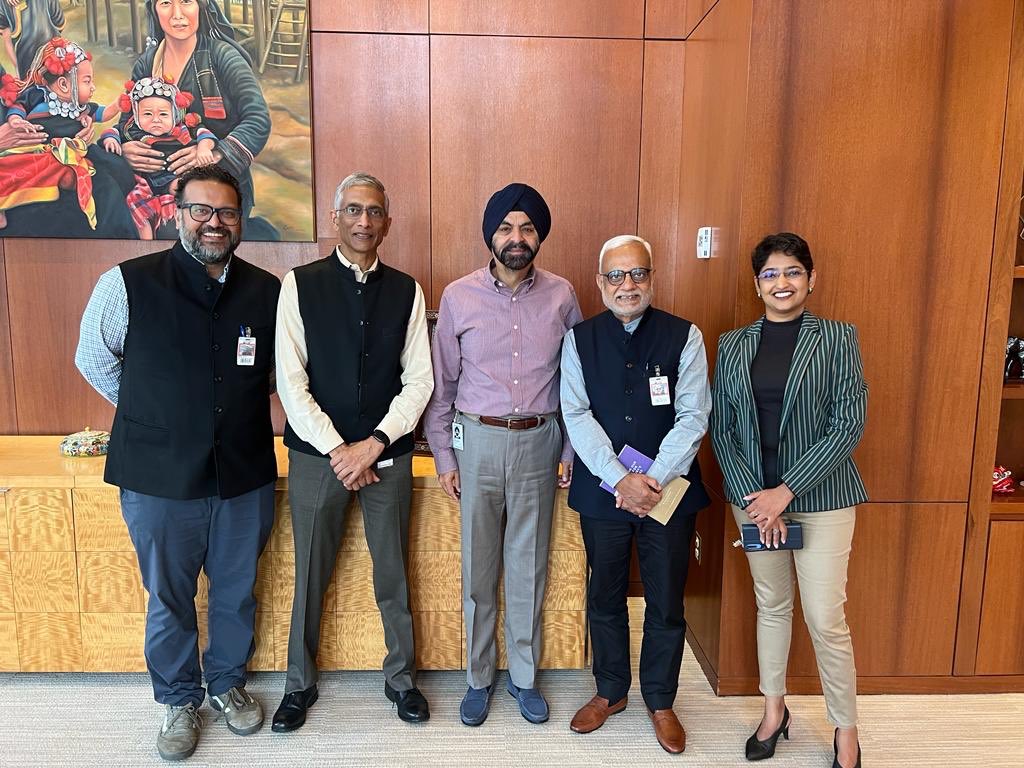 paramiyer_'s tweet photo. Wonderful to catch up with Ajay Banga @worldbankpres along with batchmate and good friend Hasmukh Adhia and his colleagues, Anand Shah and Prerna Wadikar. We discussed the role of leadership, policy, political and social, in bringing about transformational change. @adhia03 https://t.co/XZQichSnRM