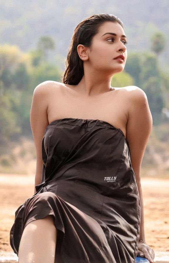 Fz4kKrCWYAMcbp5?format=jpg&name=900x900