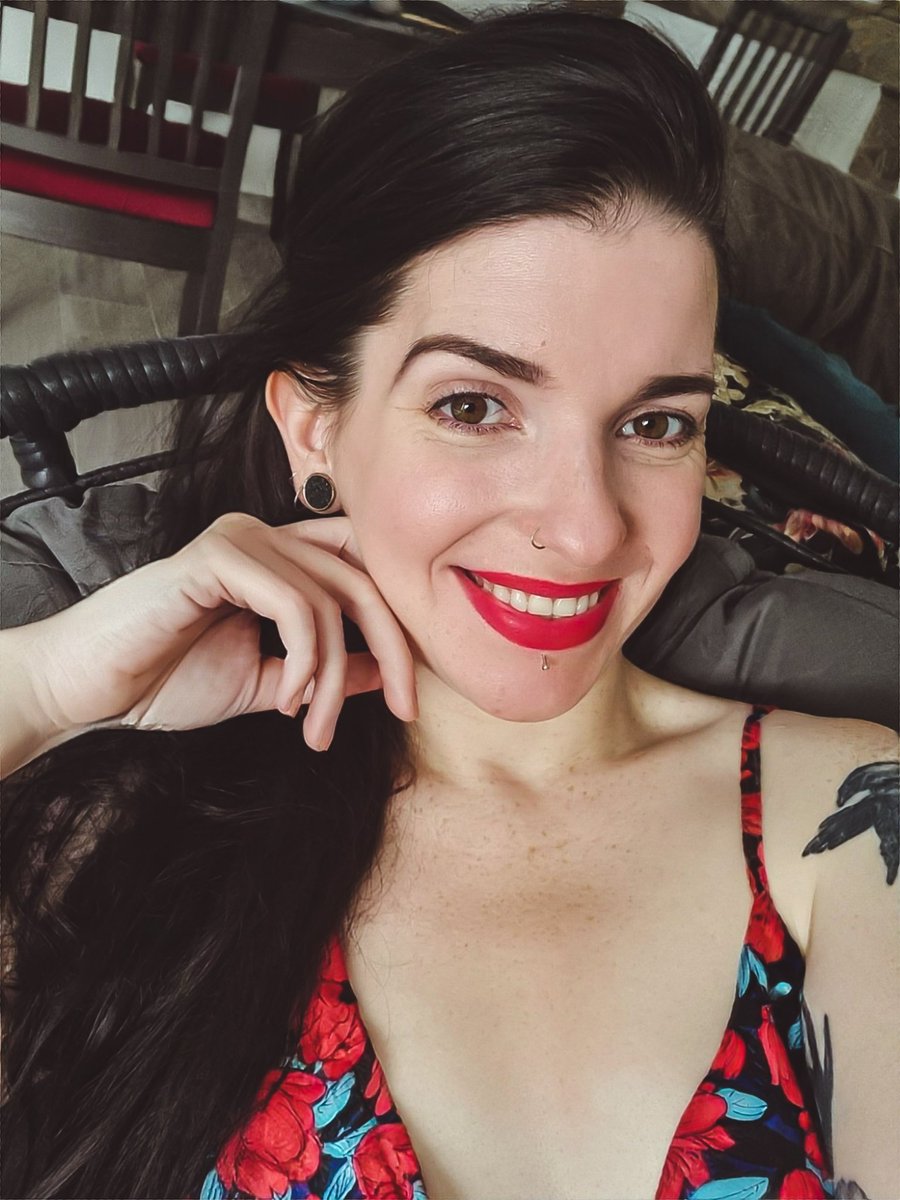 KryseisRetouche's tweet photo. Bon week-end ! Prenez soin de vous et de vos proches ❤️
On se retrouve lundi soir pour un nouveau stream photoshop 🔥 https://t.co/mTxyQnKbBB