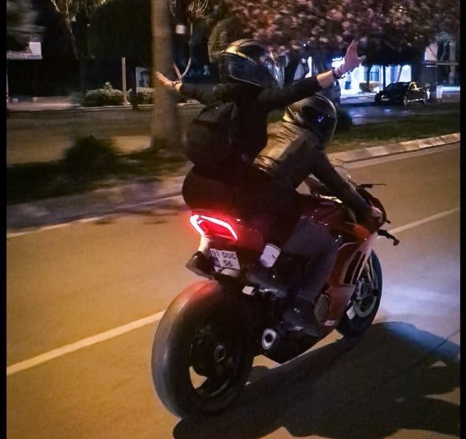 throwabra's tweet image. Runaway with me, it’ll be fun