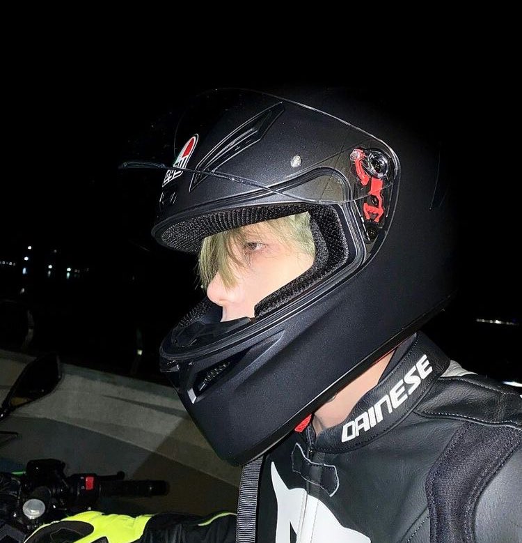 throwabra's tweet image. Runaway with me, it’ll be fun