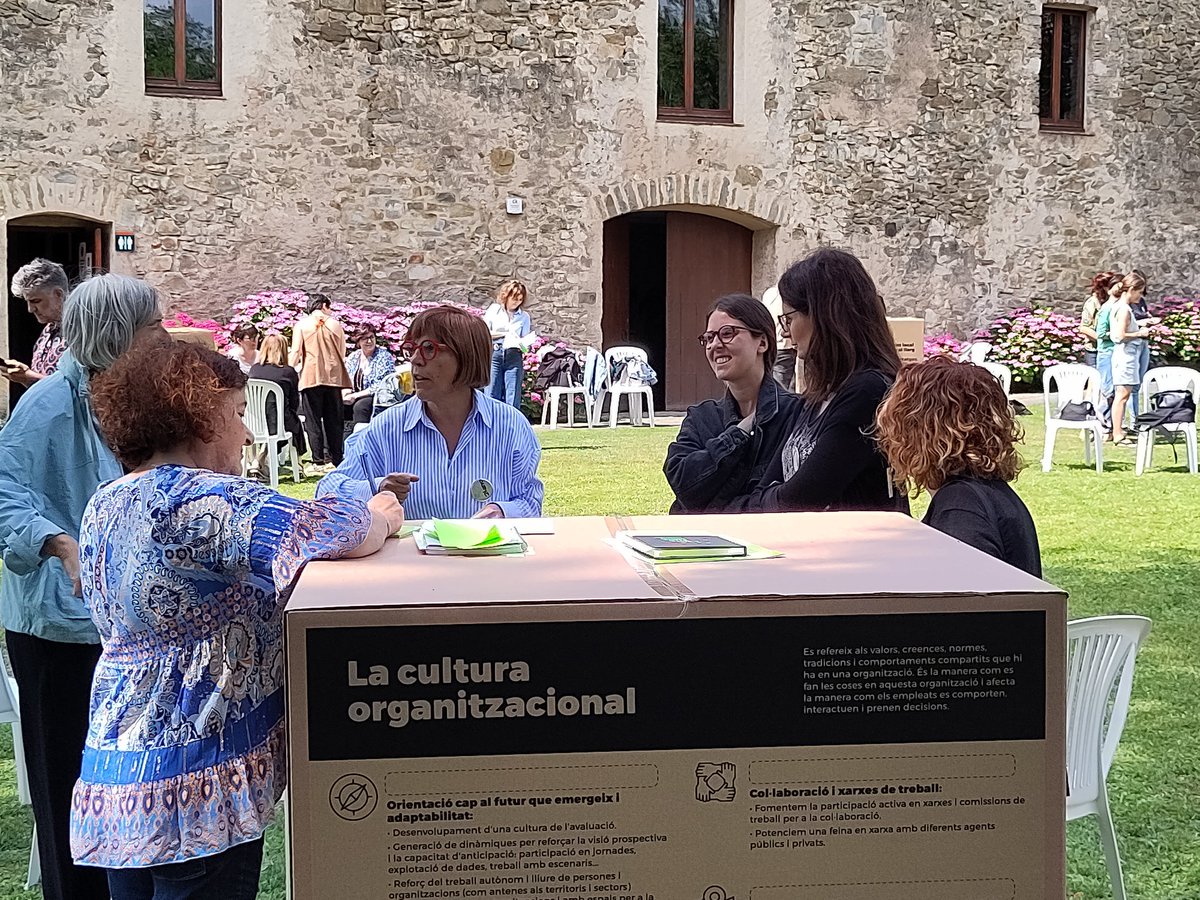 Tornant a casa després d'una sessió de treball inspiradora i activadora al #projectevitamina Una vegada més amb <a href="/volantebb/">Txelu_ColaBoraBora</a> i <a href="/komunikatik/">komunikatik</a> Gràcies per la vostra confiança treball i acollida <a href="/OPEManlleu/">OPE Manlleu</a> <a href="/comarcamoianes/">Consell Comarcal del Moianès</a> <a href="/DinamiGarrotxa/">DinàmiG</a> <a href="/CCRipolles/">Consell Comarcal del Ripollès</a> <a href="/cgesbisaura/">Consorci de la Vall del Ges, Orís i Bisaura</a>