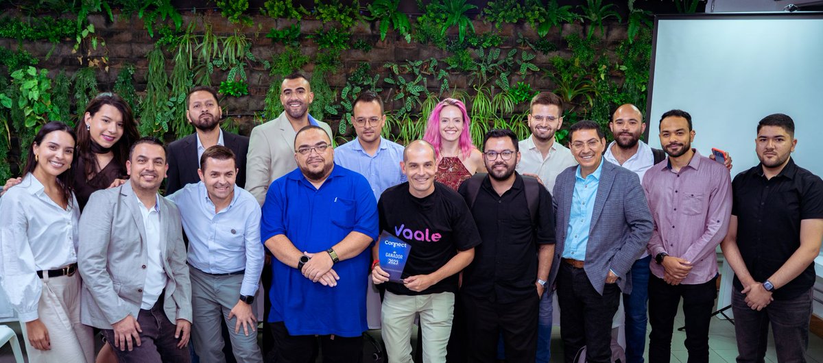 SourceMeridian's tweet image. Our rockstar developer and cloud master, Carlos Mora Restrepo, absolutely slayed last night at the Connect Medellín startup pitch contest. His presentation as a special guest was mind-blowing ✨🙌