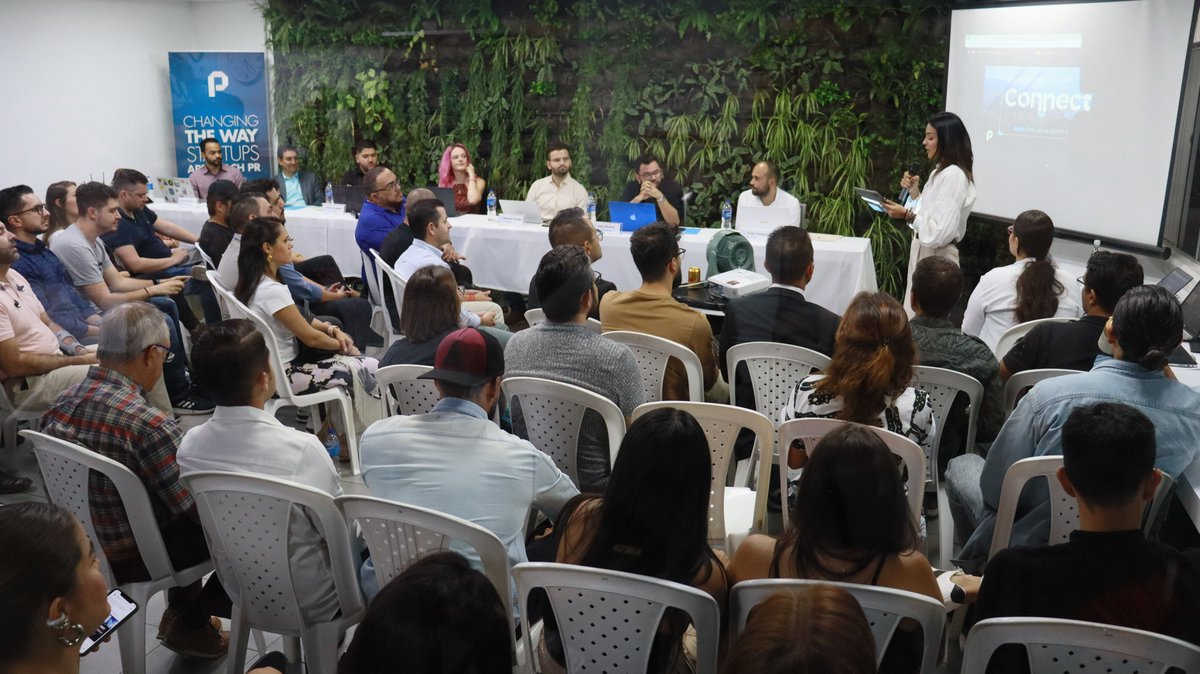 SourceMeridian's tweet image. Our rockstar developer and cloud master, Carlos Mora Restrepo, absolutely slayed last night at the Connect Medellín startup pitch contest. His presentation as a special guest was mind-blowing ✨🙌