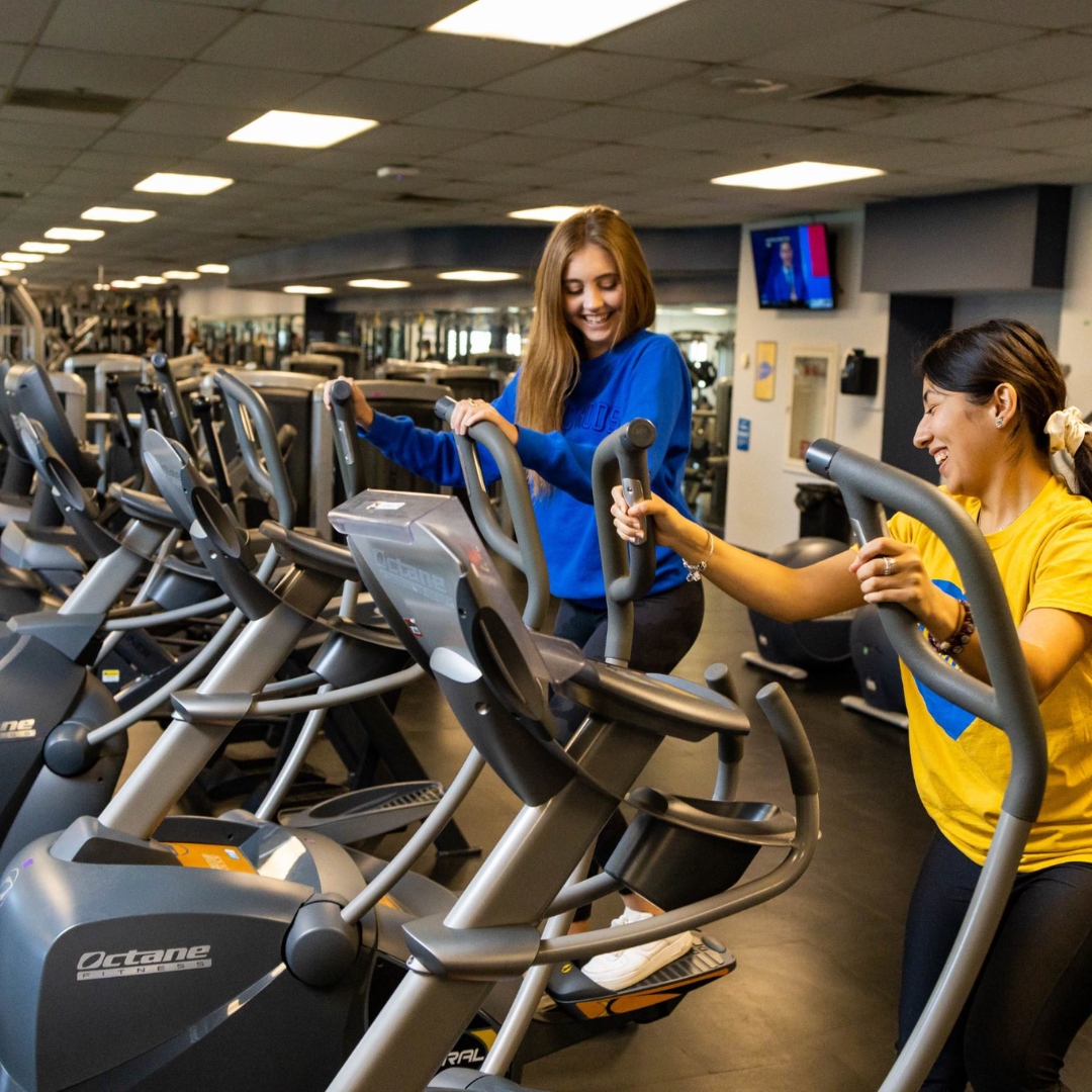 UMKCRec's tweet image. Friends make everything fun, even working out! 
#umkcrec #umkc #umkcreccenter #swinney