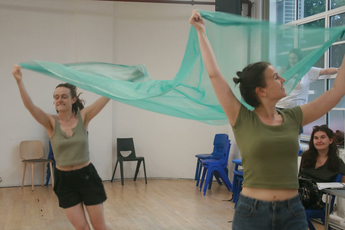 Fly around the world with Birdie on the 10,12,13 July at Greenhouse Theatre!
A perfect musical for children aged 5-9 and families looking for some summer fun!
Please share. #zerowaste #familytime #familyfun #theatre #children #veganism 
TICKET LINK  buff.ly/3NCxcwt