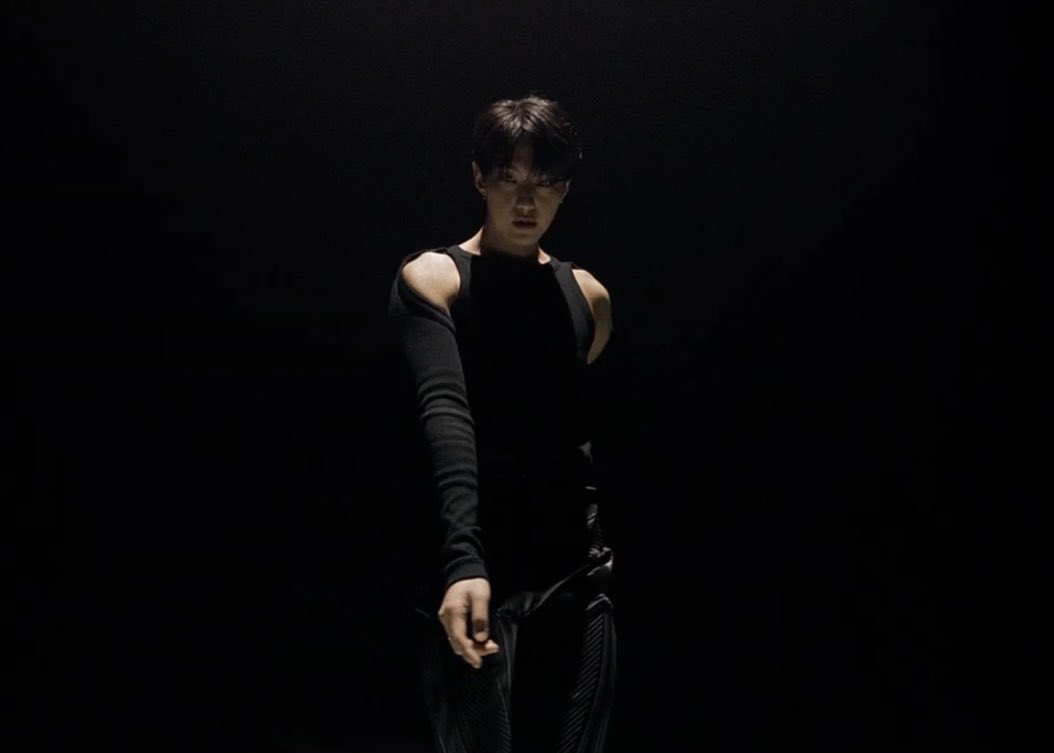 hoshzone's tweet photo. oh my god hoshi https://t.co/XGMuU4OfLw