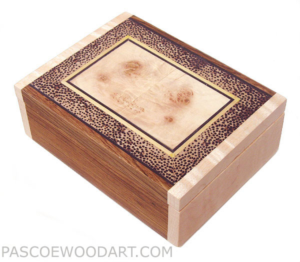 pascoewoodart's tweet image. #SmallWoodBoxes  #HandmadeBoxes

Small wood boxes -

Left: Honduras rosewood and maple. Top is  maple burl framed in end grain black palm with ebony stringing.
pascoewoodart.com/small_box_SS6-…

Right: Spalted maple burl with padauk ends.
pascoewoodart.com/small_box_SS5-…