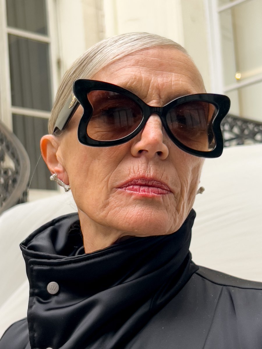 FollowWestwood's tweet photo. Shop our Athalia sunglasses, complete with a statement butterfly silhouette.
https://t.co/vP9hPCxP6U
#WestwoodSun #VWSS23 #VivienneWestwood https://t.co/2aC45FAX7F